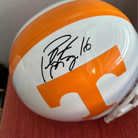 Peyton Manning Signed Helmet University Of Tennessee Volunteers JSA COA - Picture 4 of 10